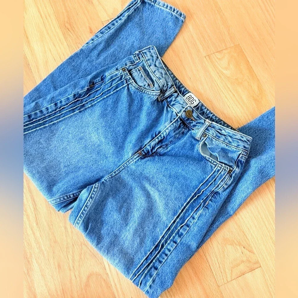 BDG Urban Outfitters Mom Jeans W28 High Rise Straight Leg